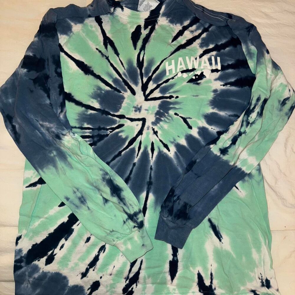 Hawaii Islands Long-Sleeve Tie-Dye Tee